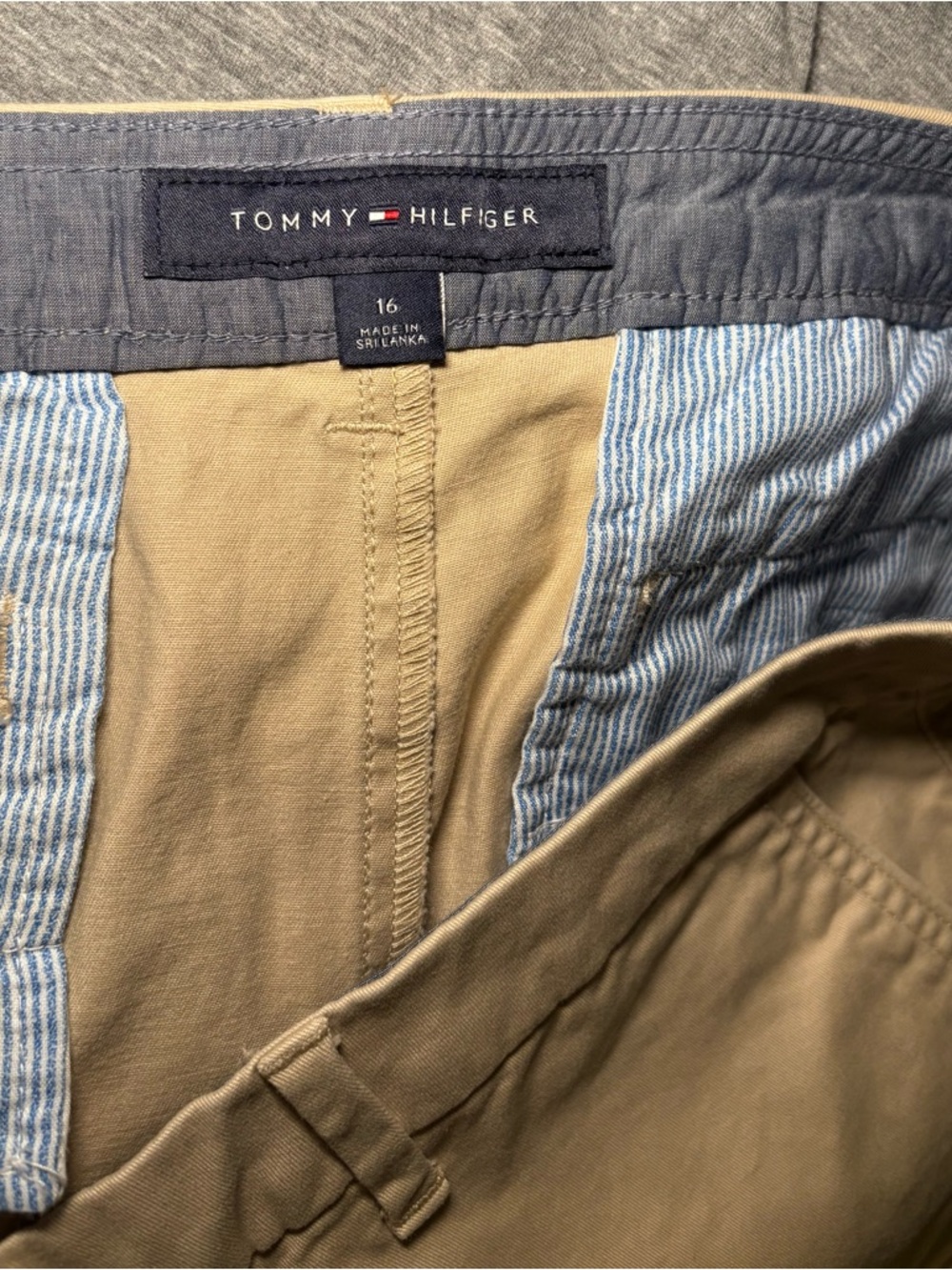 Tommy Hilfiger Khaki Chino Shorts Women’s | Cream Preppy Coastal Summer |Classic - Picture 3 of 6